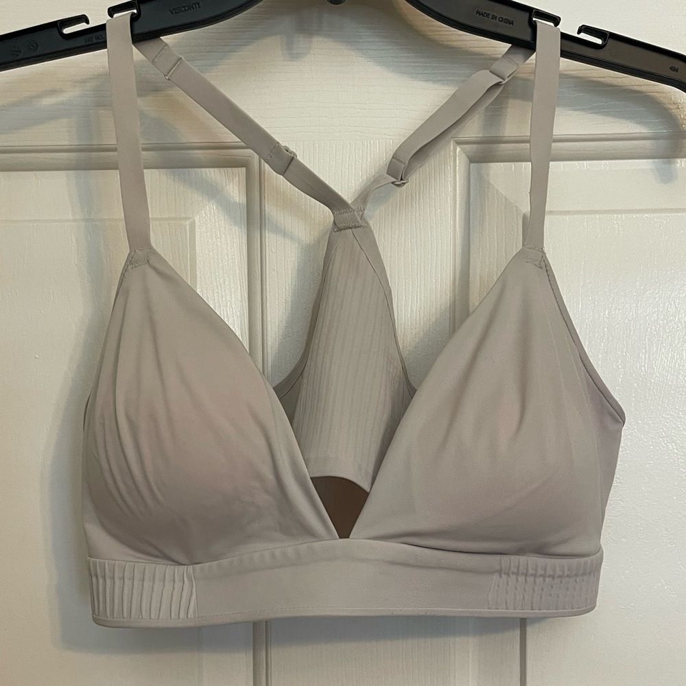 Athleta Women’s Wireless Sports Bra, Size: Large